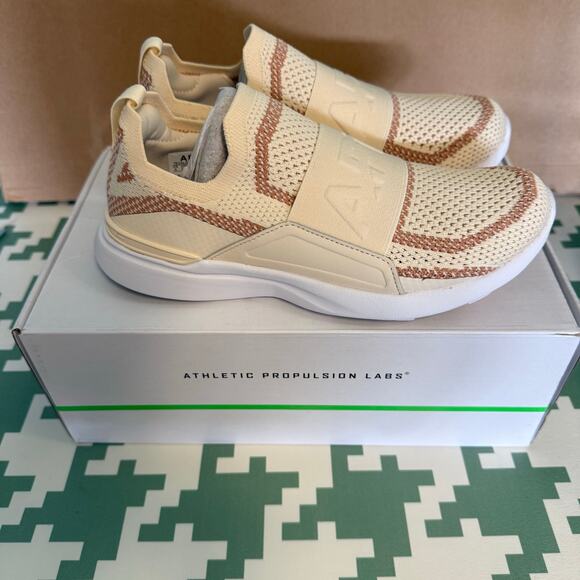 APL Women’s Athletic Shoe Trainers Size 5 NWT Slip On TechLoom Bliss Tan Cream - Picture 3 of 8